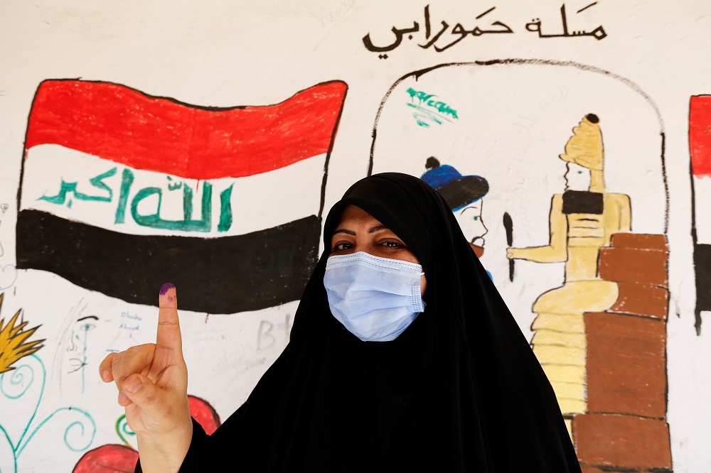 伊拉克10日舉辦議會選舉，上百名女性候選人誓言改善國內婦女處境。（湯森路透）