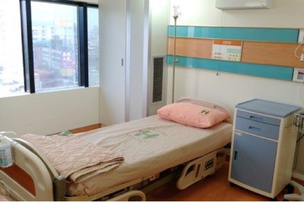 指揮中心11日宣布，將有條件開放全國醫院之慢性病房探病，圖僅為示意圖。（取自台北市聯合醫院和平婦幼院區官網）