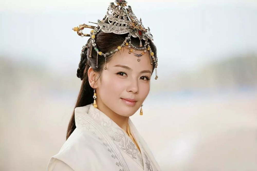 劉濤婚後復出後，2015年《瑯琊榜》演出的「霓凰郡主」英氣逼人，也讓她演藝事業再攀高峰。（取自劇照）