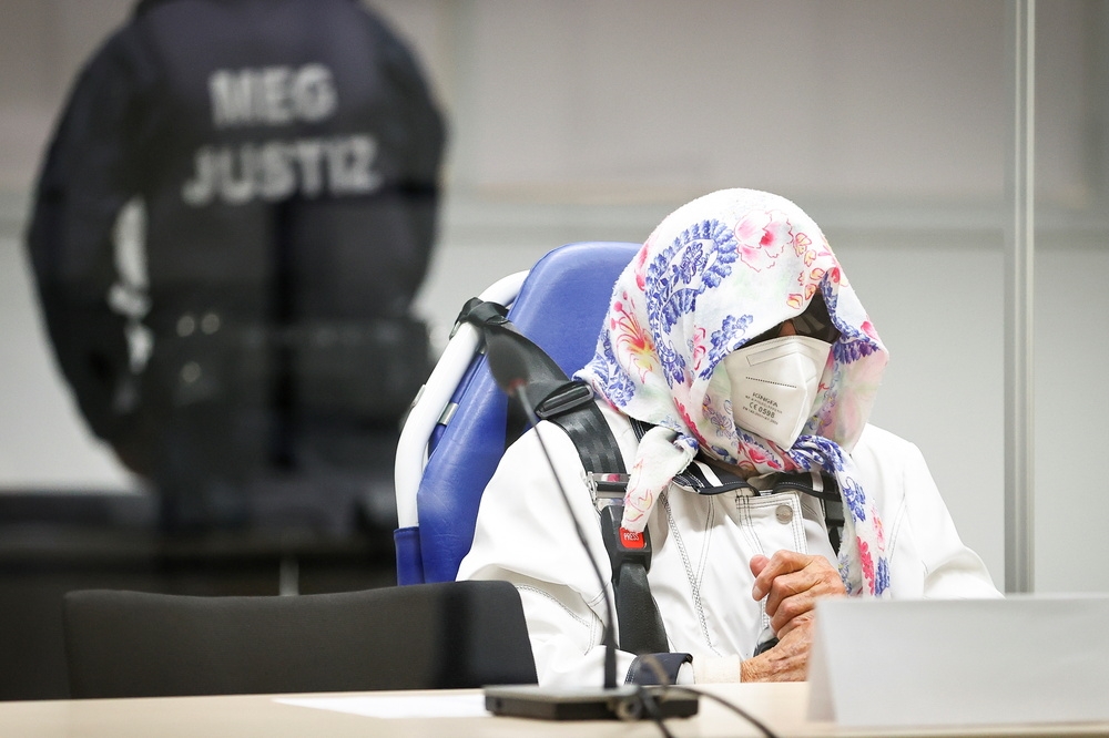 遭指控为大屠杀从犯、前纳粹集中营秘书福契纳女士接受庭审。（汤森路透）(photo:UpMedia)