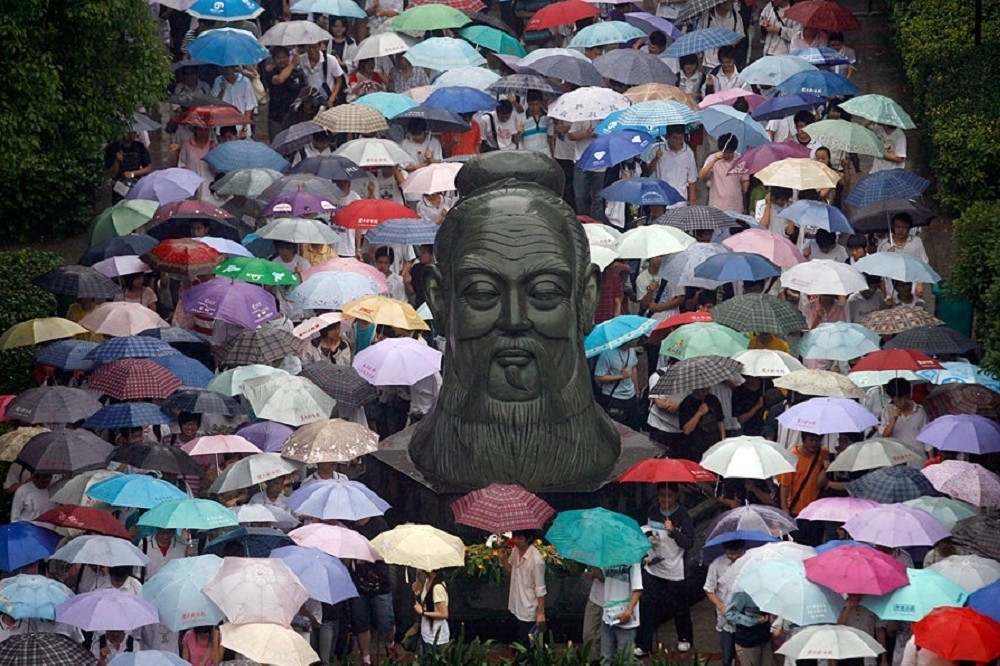 当大学邀请孔子学院进来校园时，美国学术界主管等于是让一整代美国大学生对中国的认识都仰赖中共官方版本的历史、意识形态和政策。（汤森路透）(photo:UpMedia)