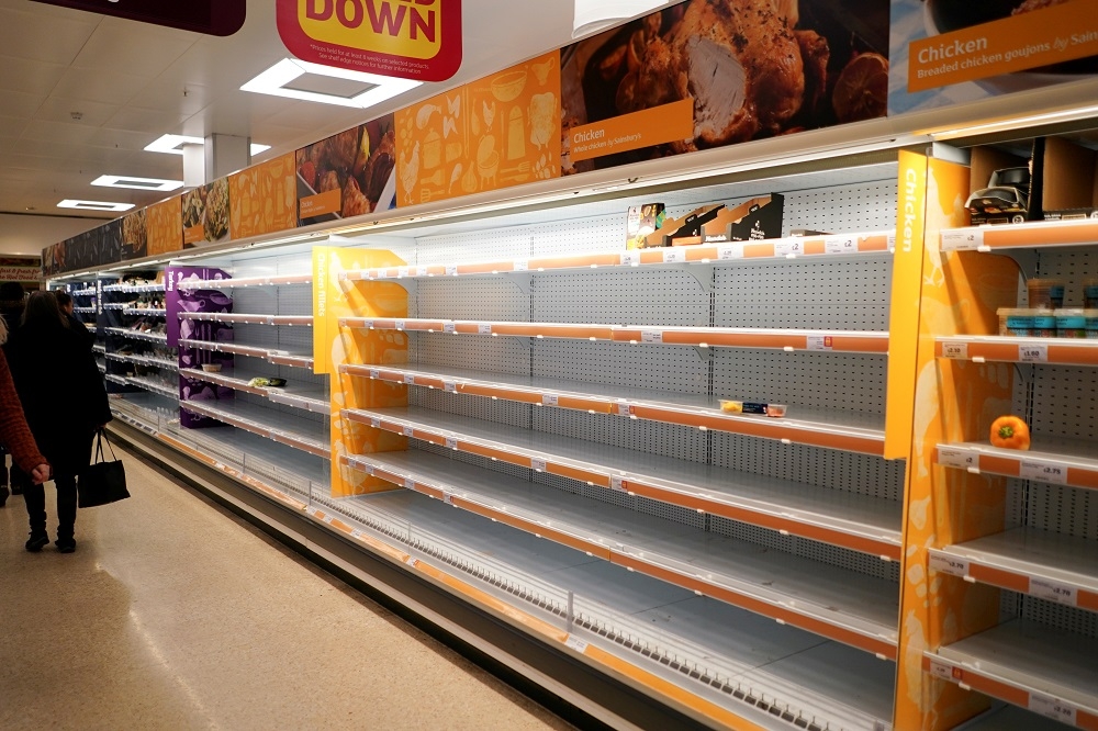 英國超市的雞肉出現短缺。（湯森路透）