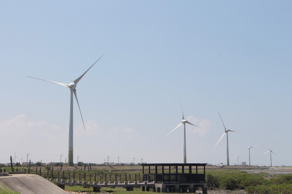 陸域風機是台灣目前最實惠的綠電來源，開發過程卻常卡關。（邱家琳攝）