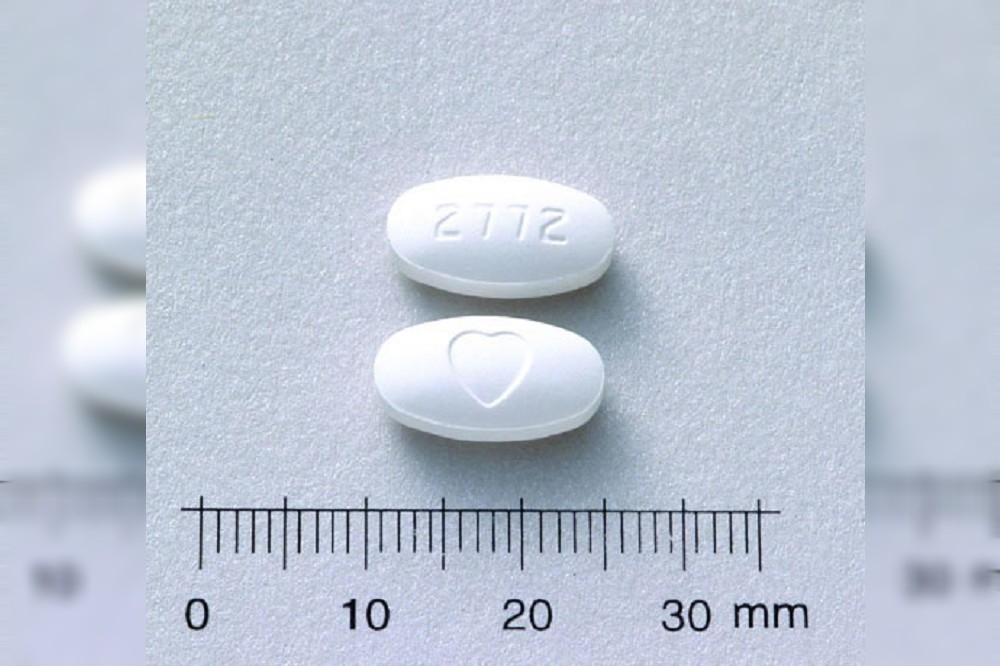 食藥署1日宣布，緊急回收賽諾菲公司3款降血壓藥物，圖為其中之一的「安普諾維膜衣錠150毫克」。（取自國家網路醫藥）