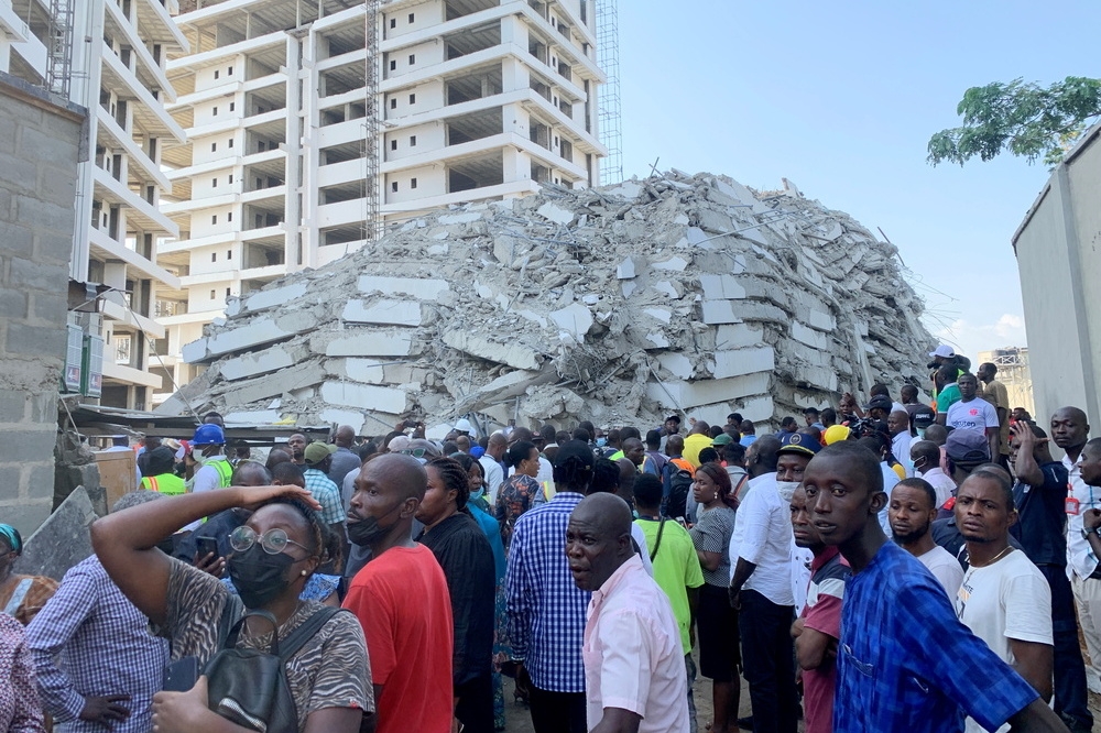 奈及利亞首都拉哥斯一棟豪華公寓發生崩塌事故。（湯森路透）