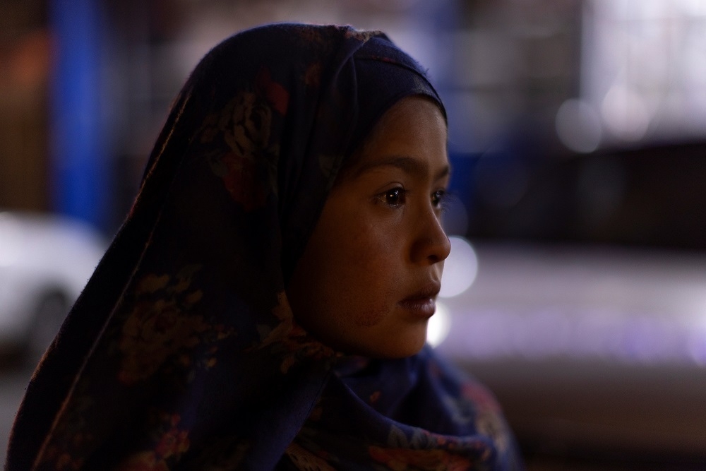 阿富汗喀布爾街上乞討的女孩。非當事者，為示意圖。（湯森路透）