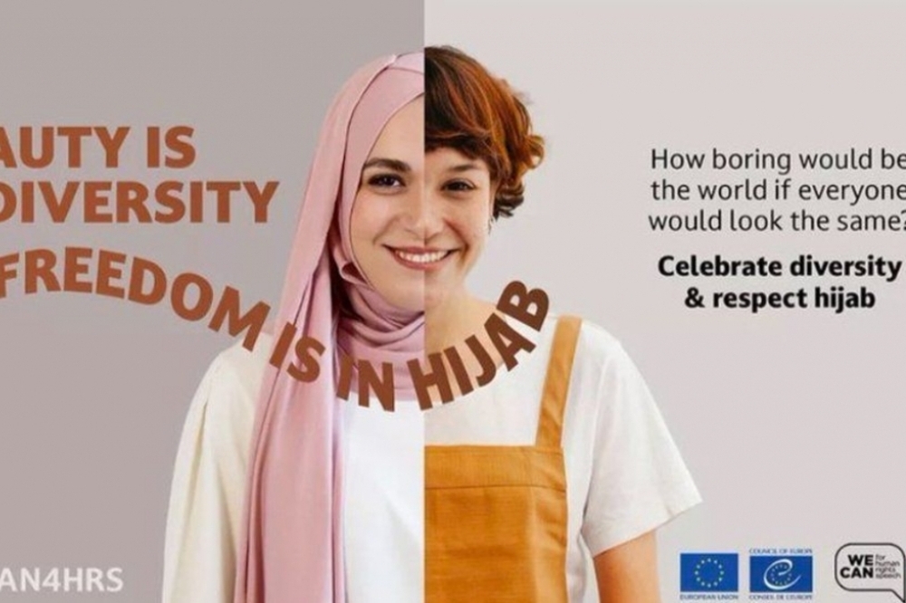 歐洲理事會發布宣傳海報「美麗在於多樣性，就像自由在於頭巾」。（圖片取自歐洲理事會網站）