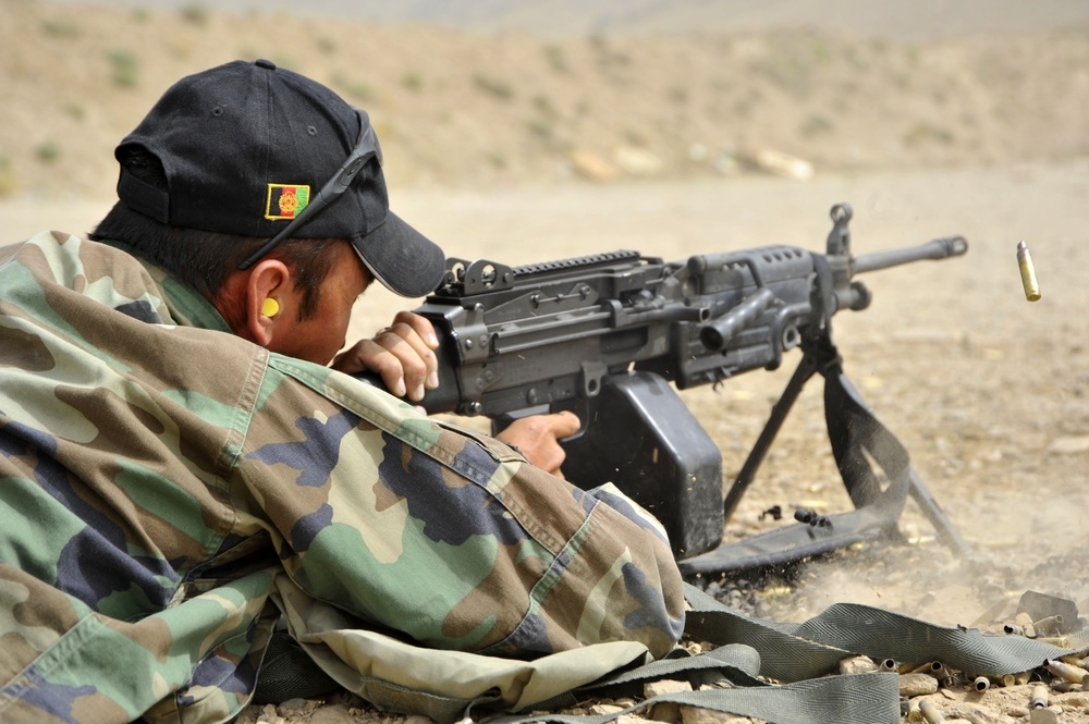 正在进行枪枝训练的阿富汗政府士兵。（图片取自美军DVIDS系统）(photo:UpMedia)