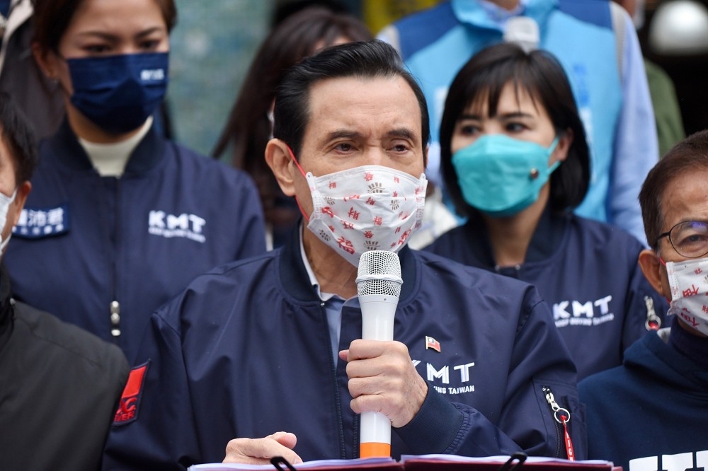 前總統馬英九13日出席國民黨在台北市木新市場舉行的「1218公投街頭宣講」時表示，「核四很安全，並不危險」。（張哲偉攝）