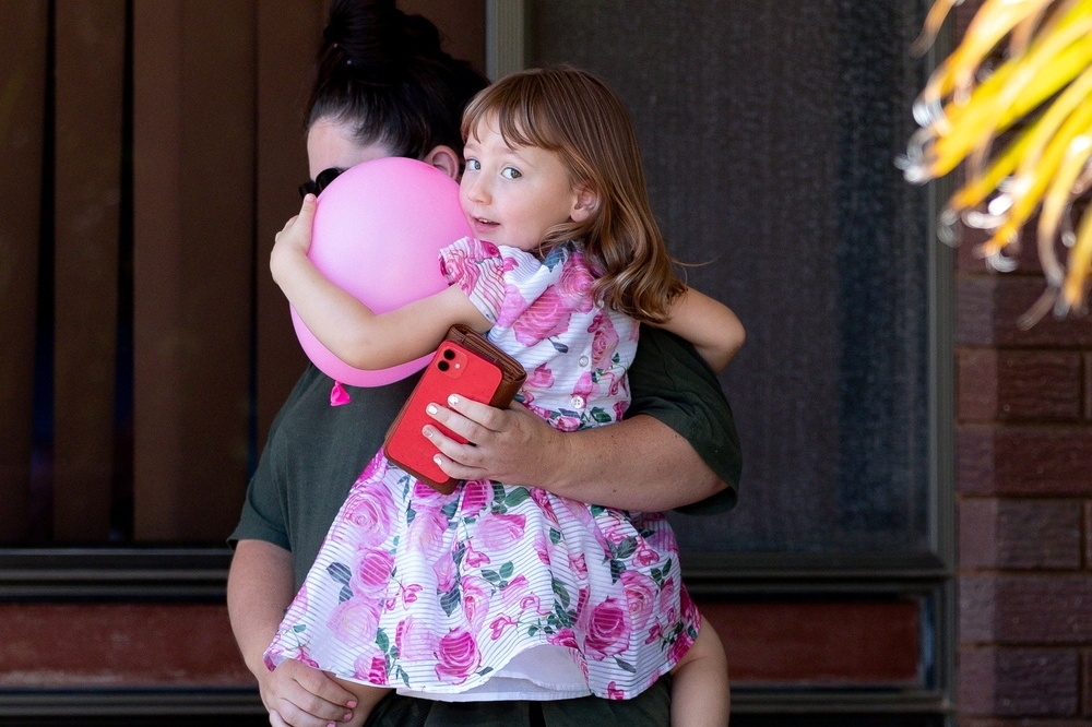 一度传出失踪的澳洲女童克莱奥，半个月平安获救返回家人身边。（汤森路透）(photo:UpMedia)