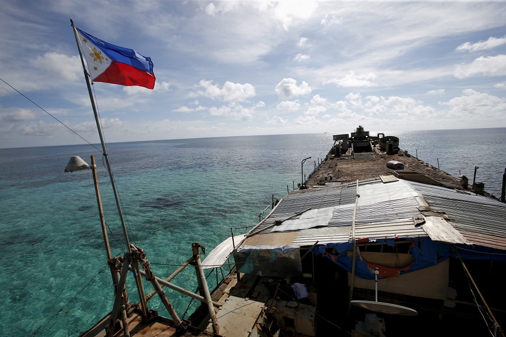 菲律賓補給船遭到中國海警船驅離（湯森路透）