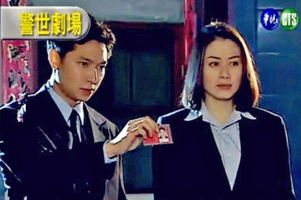 台劇受中國觀眾關注，連早年謝祖武（左）、趙英華主演的《台灣靈異事件》在中國也深受歡迎，擁有忠實粉絲。（取自華視戲劇頻道YouTube）