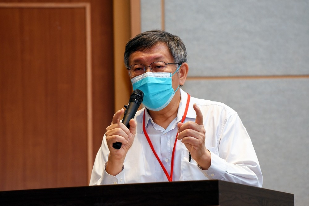 針對台北市3天內發生兩起診所誤打疫苗事件，台北市長柯文哲說，其實醫療執行錯誤很常見，只是非醫療界的人不曉得，但他強調，還是要避免。（張哲偉攝）