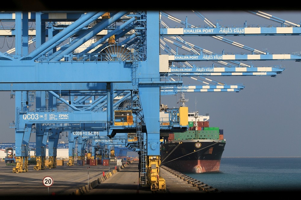 中國以船運公司為掩護，偷偷在阿聯哈里發港蓋軍事基地。（湯森路透）
