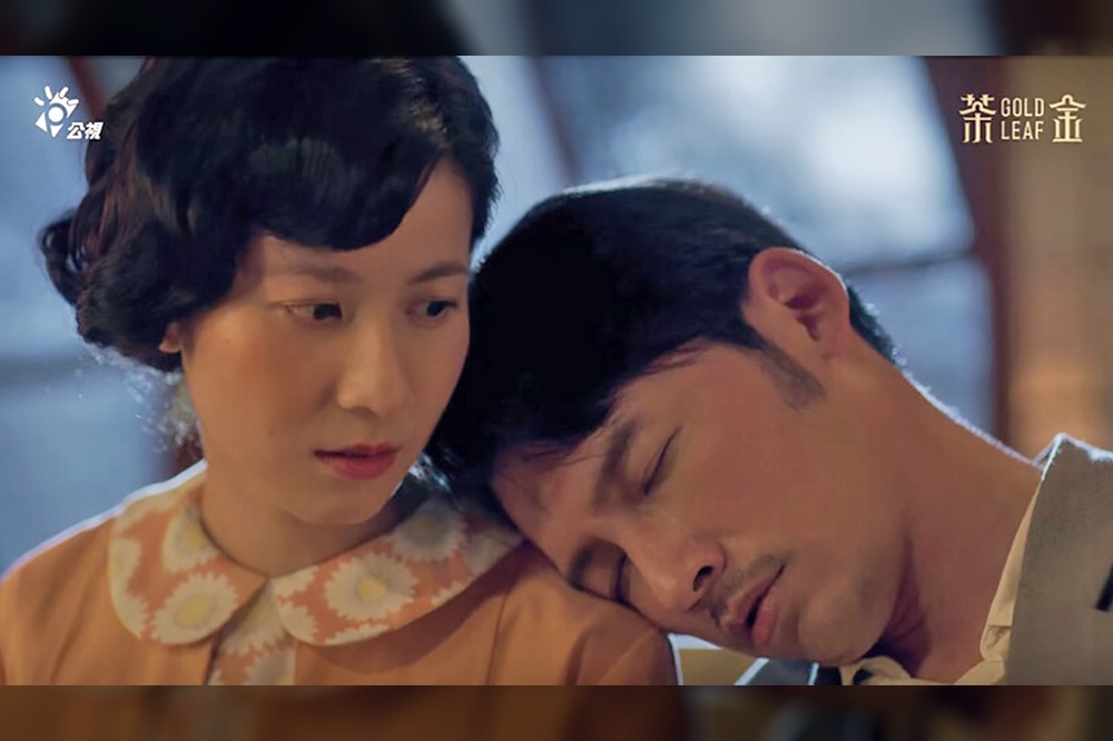 連俞涵（左）與溫昇豪在《茶金》的感情戲有新進展，牽動觀眾的心。（翻攝自公視）