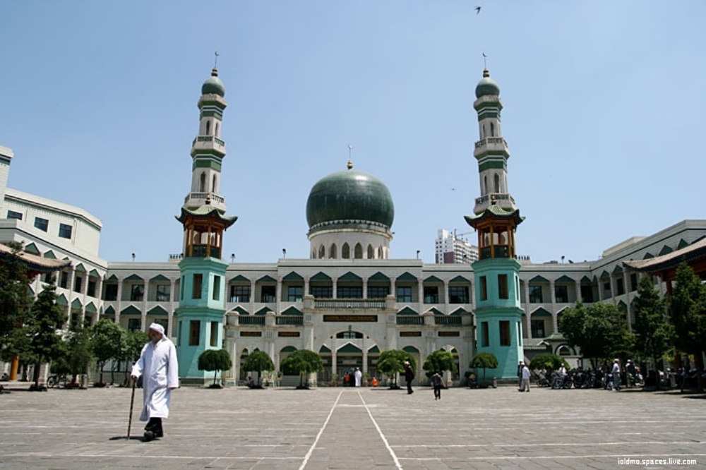 美國《全國公共廣播電台》報導，中國正在拆除境內清真寺標誌性的圓頂和尖塔，目的是要穆斯林「更有中國傳統」。（西寧東關清真寺／圖片取自CC BY-NC-SA 2.0 ioldmo @Flickr）