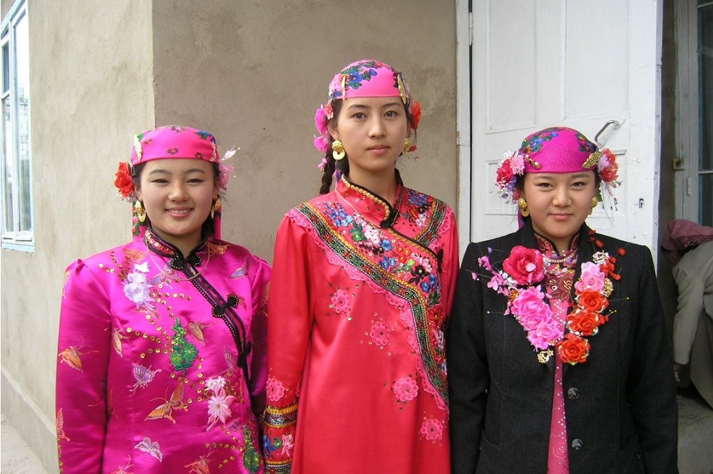 一群生活在俄羅斯，貫穿於吉爾吉斯斯坦和哈薩克斯坦的陝甘回族後裔，仍然保持著中國西北人的生活方式。（維基百科）