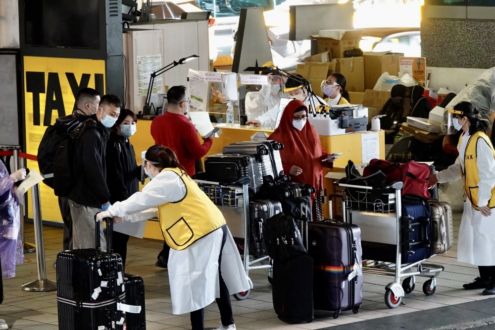 1月20日零時起印度及東南亞航班旅客須落地採檢，若為陽性直接送至醫院或集中檢疫所。（資料照片／王侑聖攝）