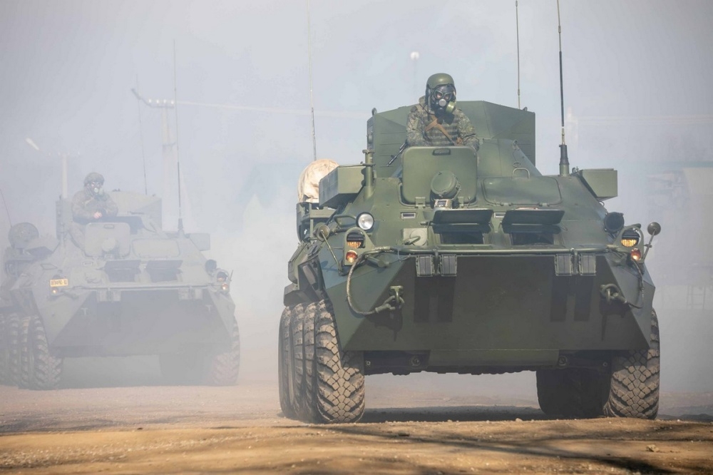 俄羅斯軍隊集結烏克蘭東部、如今以軍演為由進入白俄羅斯，蓄勢待發。（取自俄羅斯國防部臉書）