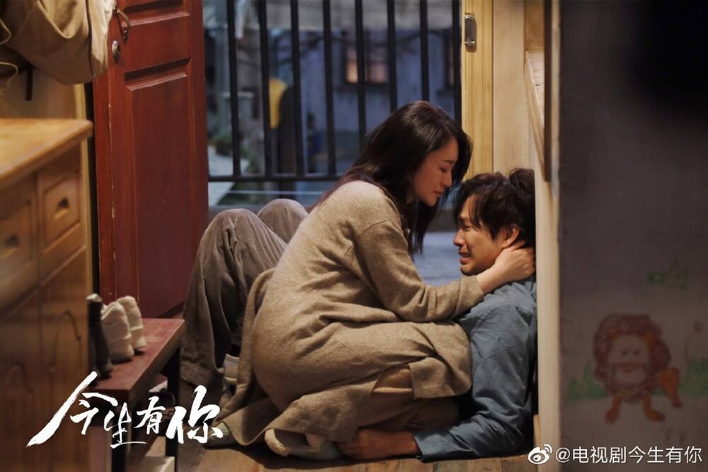 港星鍾漢良（右）與中國女星李小冉在新戲《今生有你》，詮釋中年男女的重逢苦戀，看哭不少觀眾。（取自今生有你微博）