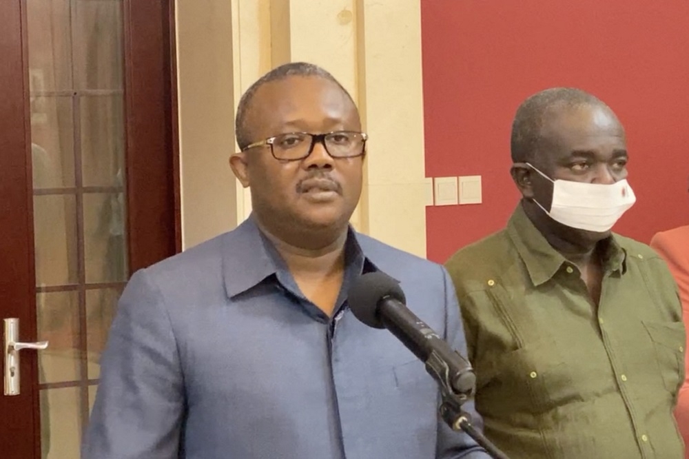 幾內亞比索總統恩巴洛（左）。（湯森路透）