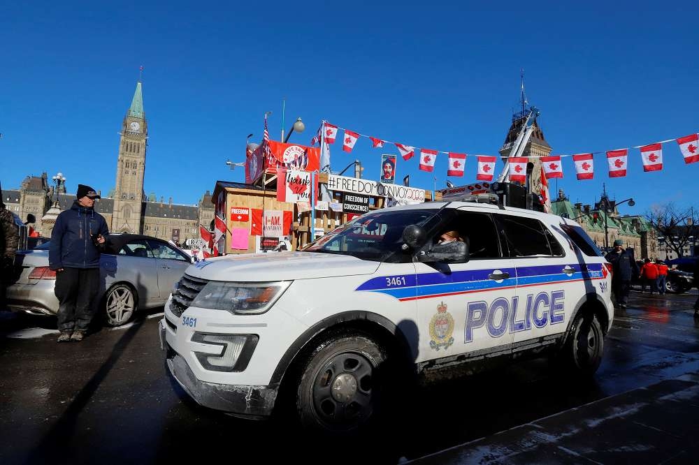 加拿大首都渥太華警方準備強力驅離抗議群眾。（湯森路透）