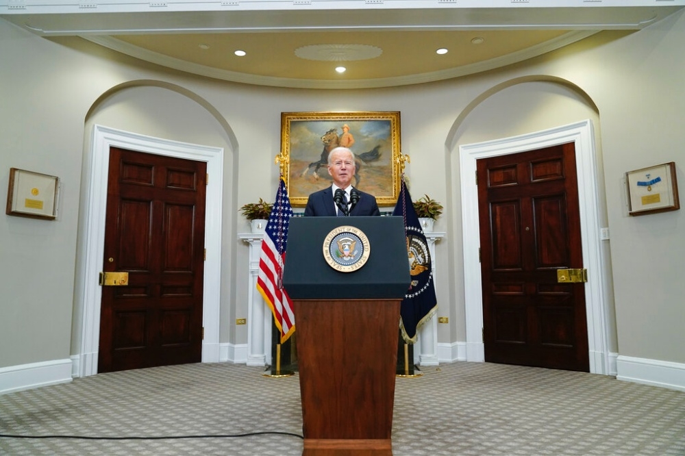 美國總統拜登在白宮記者會發言。（美聯社）