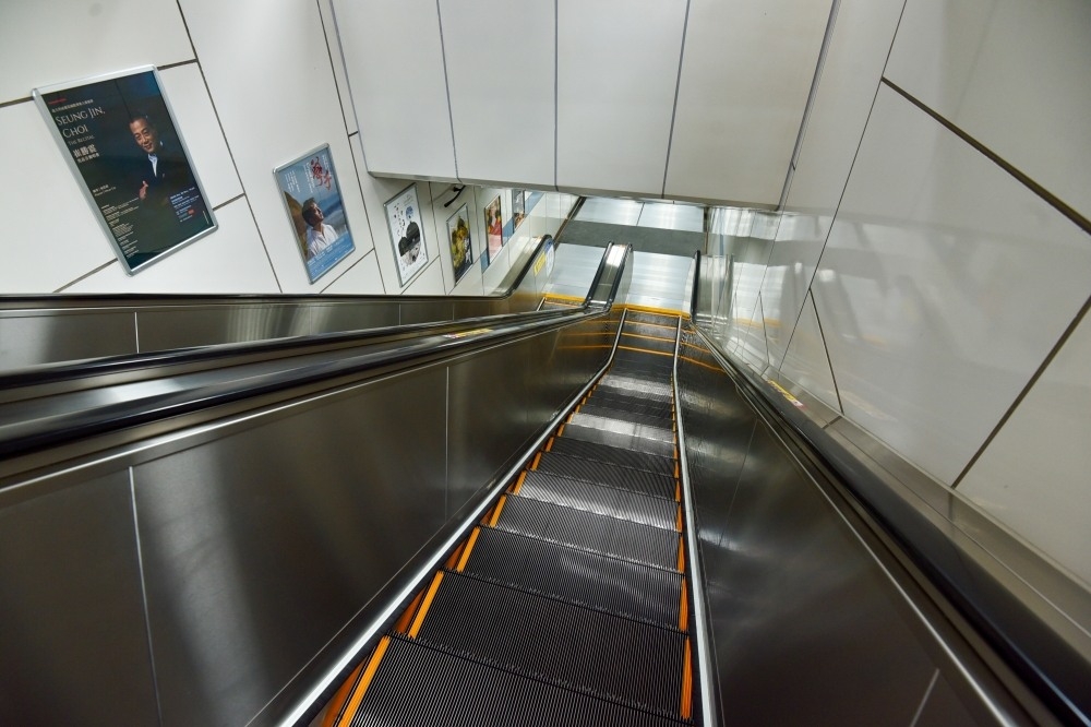 北捷新埔站手扶梯11日晚上10點半左右發生下滑意外，造成約30名旅客摔倒受傷。圖為示意圖。（資料照片／蔣銀珊）