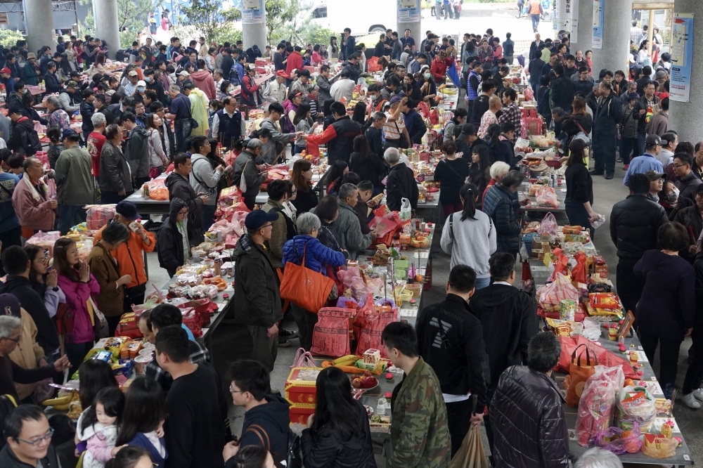 近期公墓火警頻傳，民眾掃墓時應多加留意。（資料照片／陳沛妤攝）