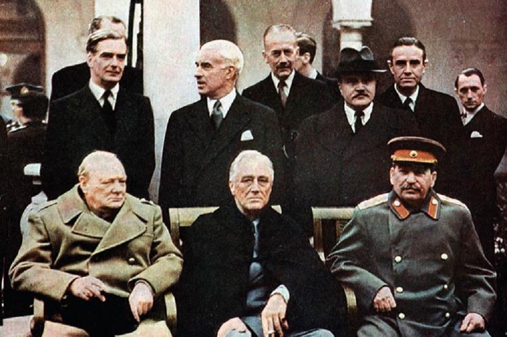 邱吉爾、羅斯福、史達林於雅爾達（Feb.,1945）（臺灣商務印書館）