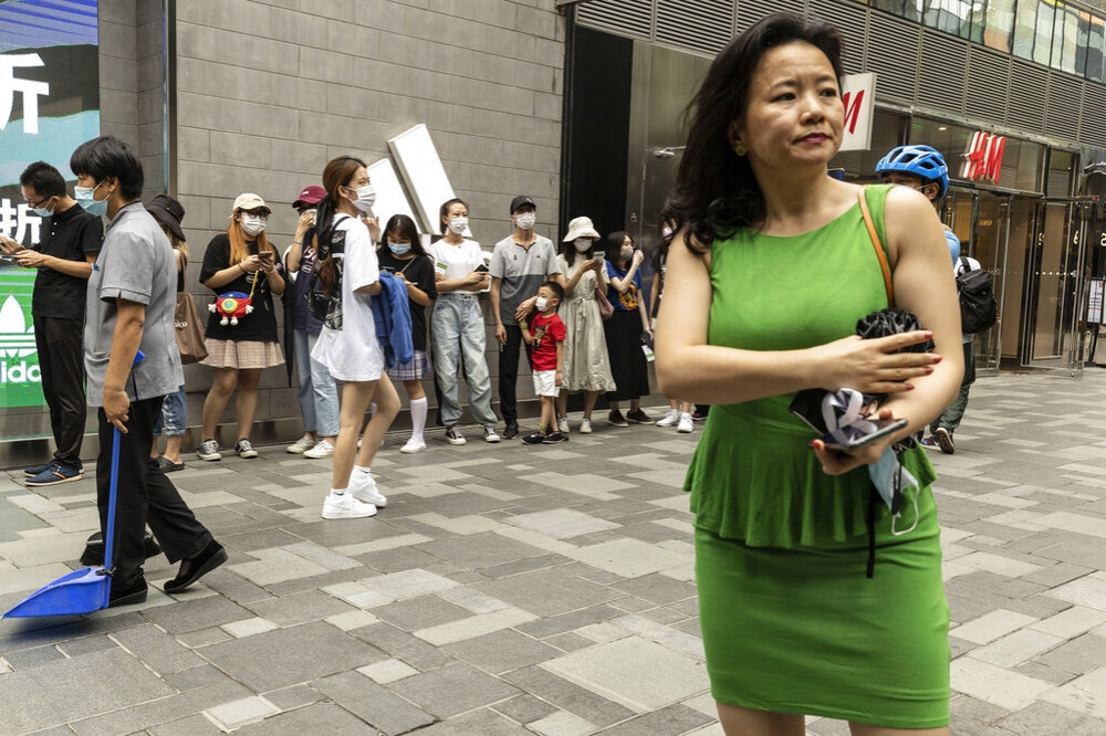 被以向海外洩露国家机密的罪名起诉，如今仍被拘禁的华裔澳洲籍主播成蕾。（美联社）(photo:UpMedia)