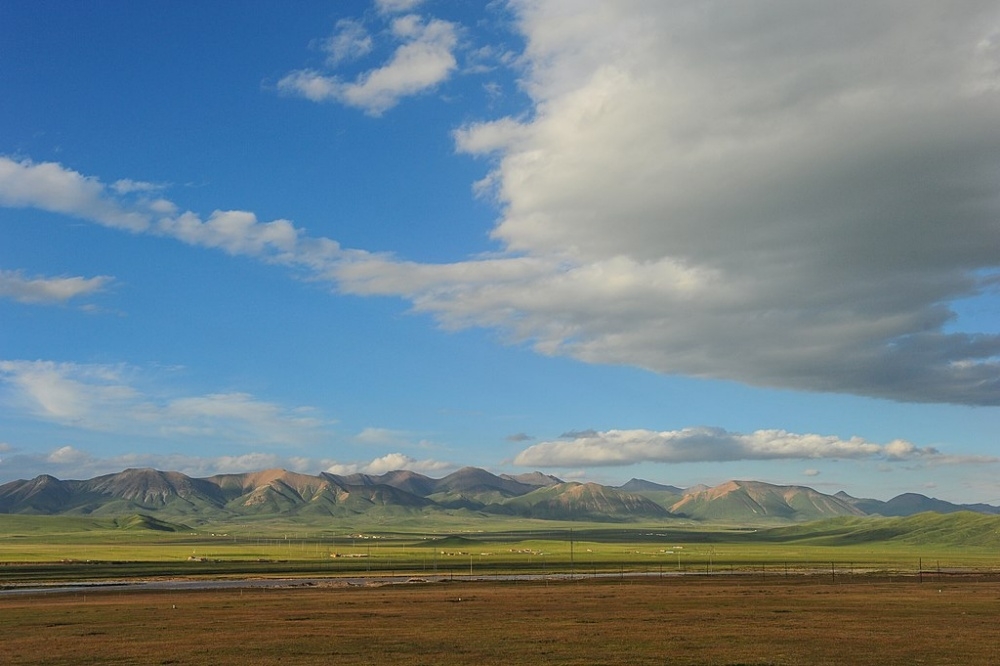 青海省祁連縣是許多遊牧民族被強制移居的地點。（CC BY-SA 2.0 Neil Young）
