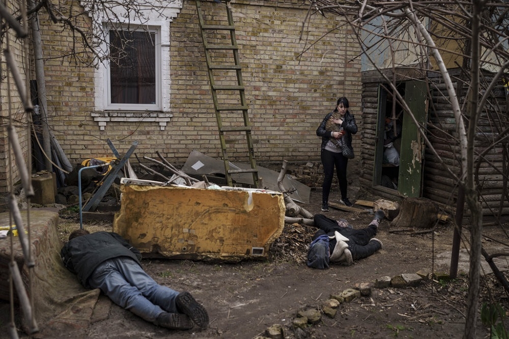 乌克兰基辅近郊布查镇（Bucha）平民遗体。（美联社）(photo:UpMedia)