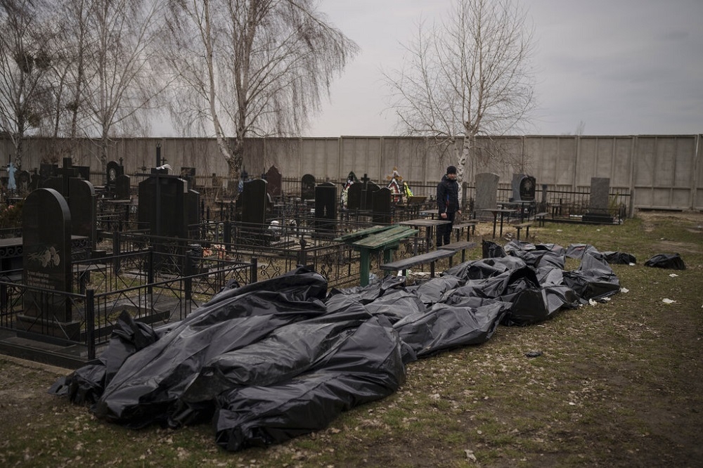 俄軍被控在基輔郊區城鎮布查犯下屠殺罪刑。（美聯社）