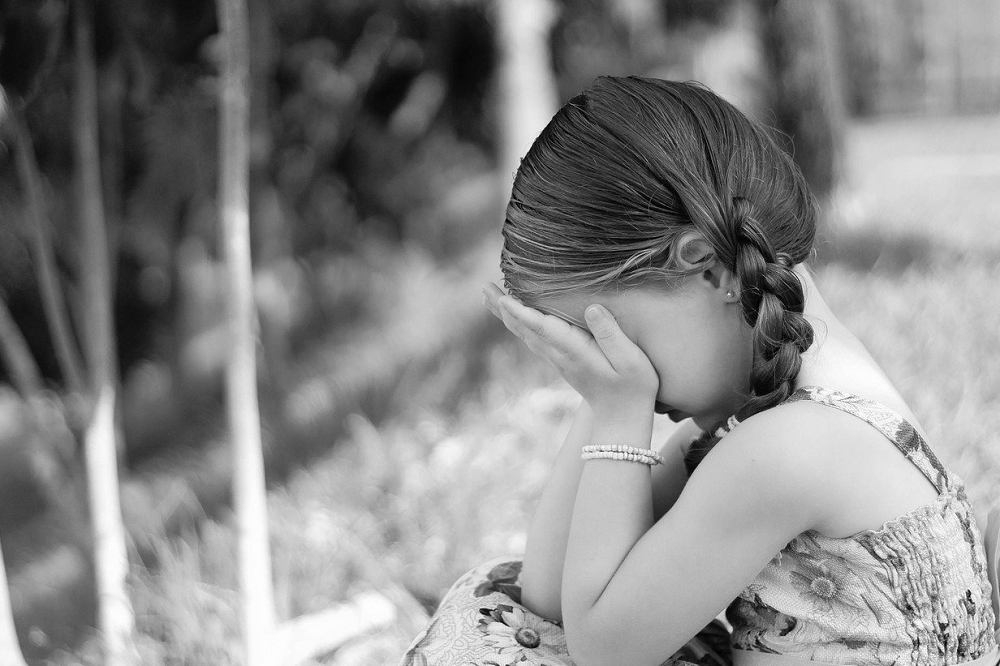 桃園市一名女童睡覺時遭爺爺摸「尿尿的地方」，當場被奶奶抓包，女童卻反被打一巴掌。（取自pixabay）