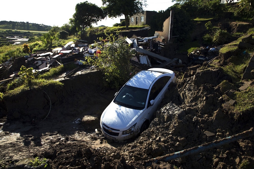 南非政府因应东部洪灾，宣布全国进入灾害状态。（美联社）(photo:UpMedia)