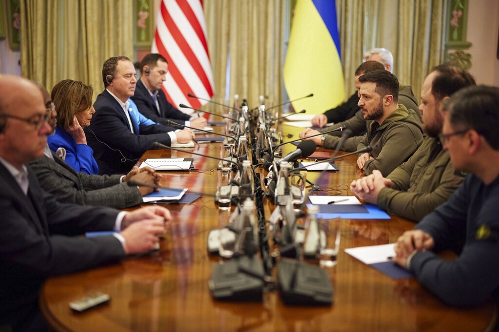 美國眾議院議長裴洛西親訪基輔挺烏克蘭。（美聯社）
