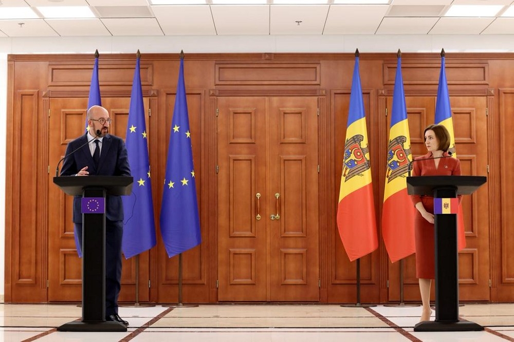 歐盟理事會主席米歇爾和摩爾多瓦總統桑杜在基希涅夫舉行聯合記者會（取自歐盟理事會新聞資料）