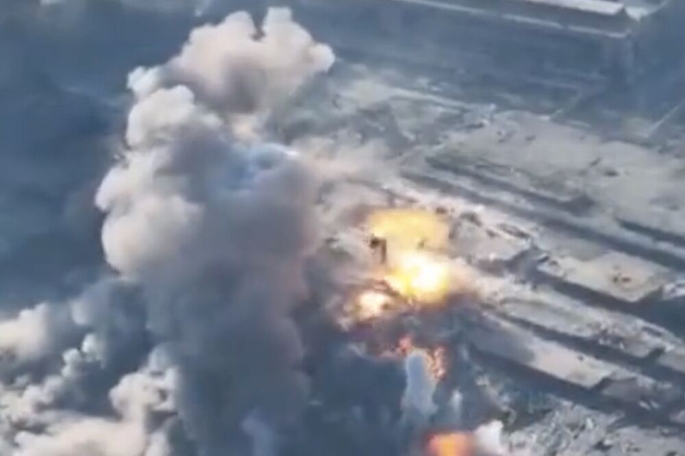 烏克蘭平民撤離之際，俄軍仍持續攻擊亞速鋼鐵廠。（翻攝網路）