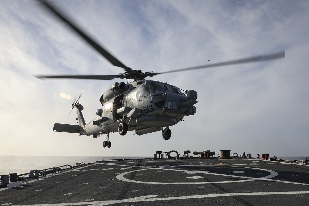 我向美採購MH-60R反潛直升機（圖）等軍售案因價格，邱國正5日表示美方有提替代方案，目前評估中。（取自美國海軍）