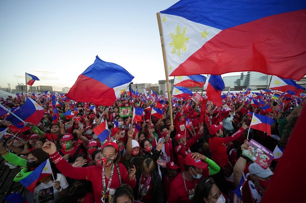 菲律賓大選投票9日開跑，小馬可仕有望當選新任總統。（美聯社）