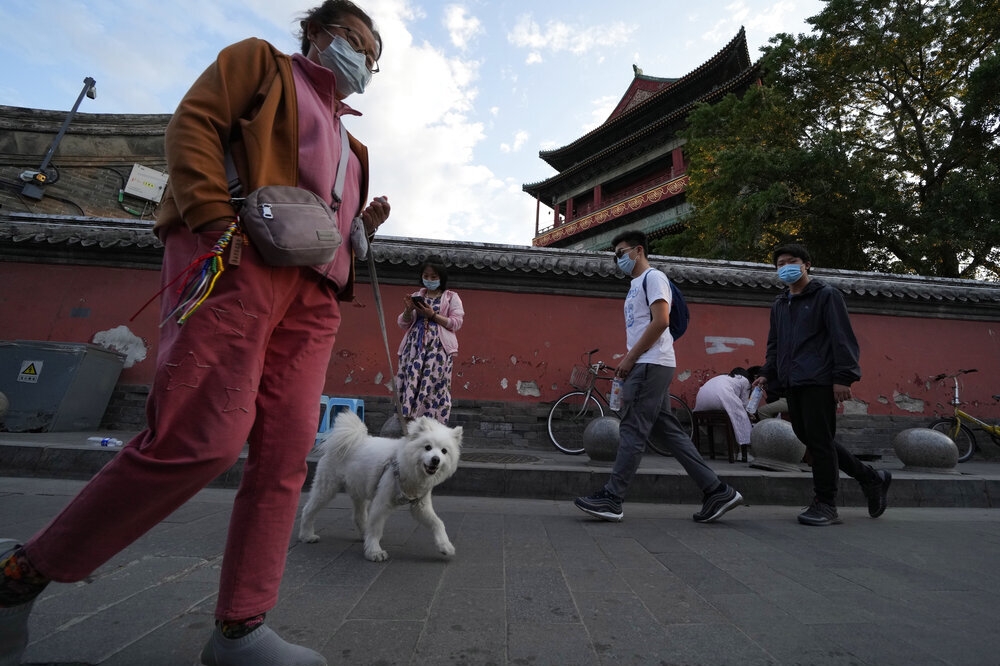 中国坚持严格防疫促使不少中国公民计画出国移民。（美联社）(photo:UpMedia)