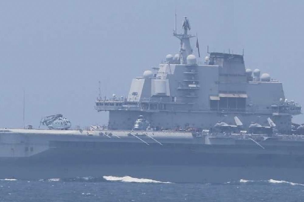 中國遼寧號在西太平洋進行演訓。（取自日本防衛省統合幕僚監部官網）