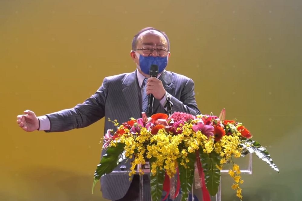 台科大今天舉行畢業典禮，但校友總會理事長蔡侑霖的致詞卻引發爭議。（擷自YouTube）