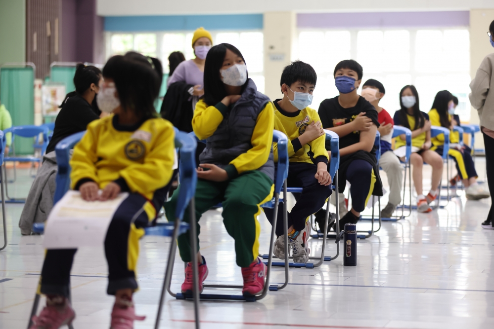 台南兒童BNT疫苗23日開放預約，不少家長抱怨搶不到。（資料照片／陳愷巨攝）