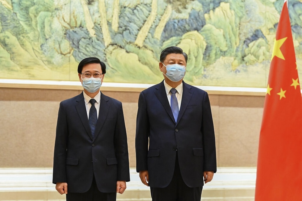 中国国家主席习近平接见准香港特首李家超。（美联社）(photo:UpMedia)