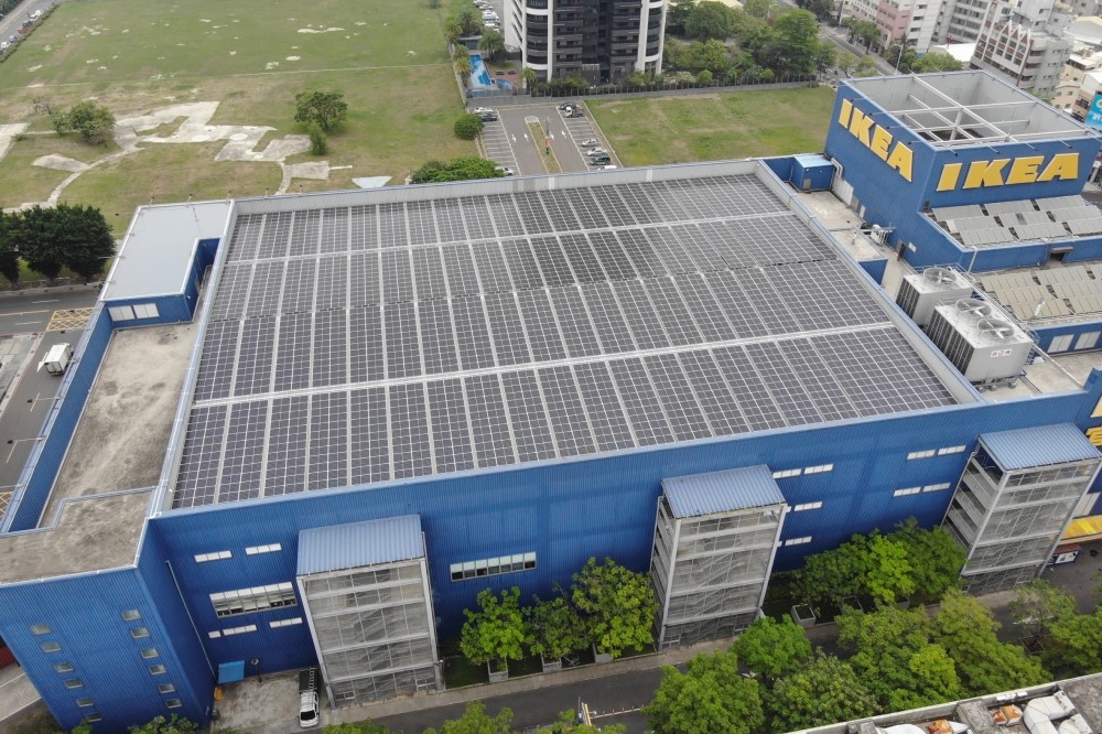 IKEA高雄店6月1日正式啟用太陽能發電系統。（IKEA提供）