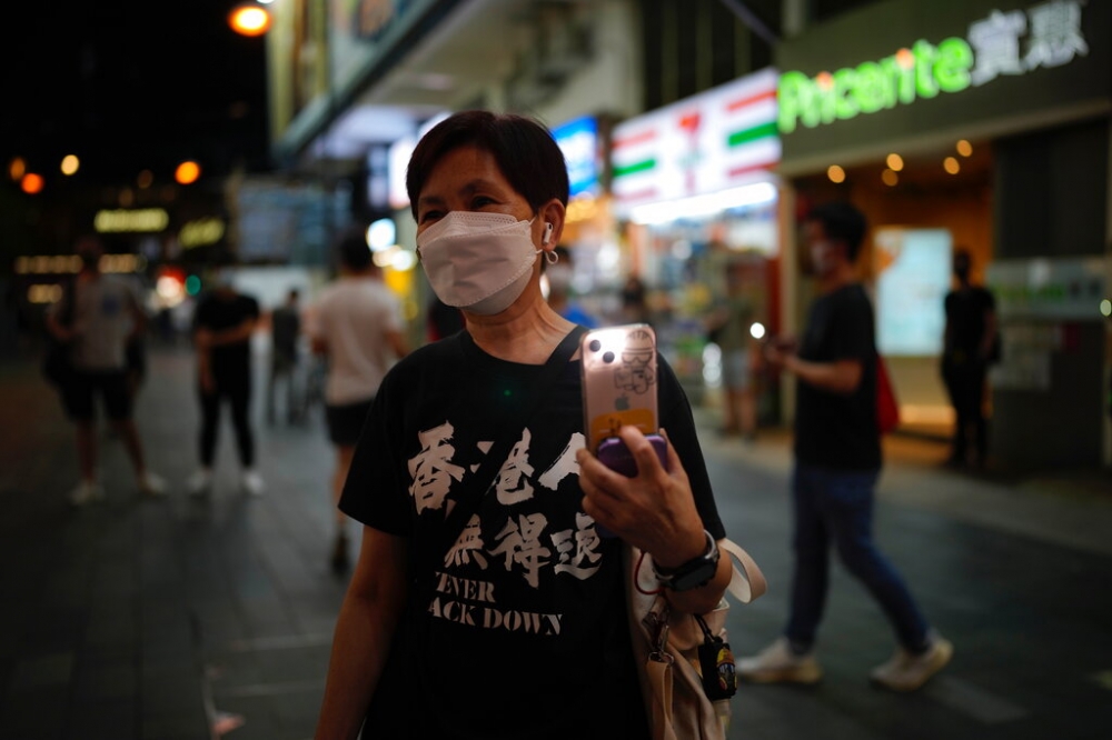 作者認為，台灣的援港運動者，應調整現階段在台運動目標，改為優先「爭取港人在台居留及長期居留」，而非爭取定居公民權。（美聯社）