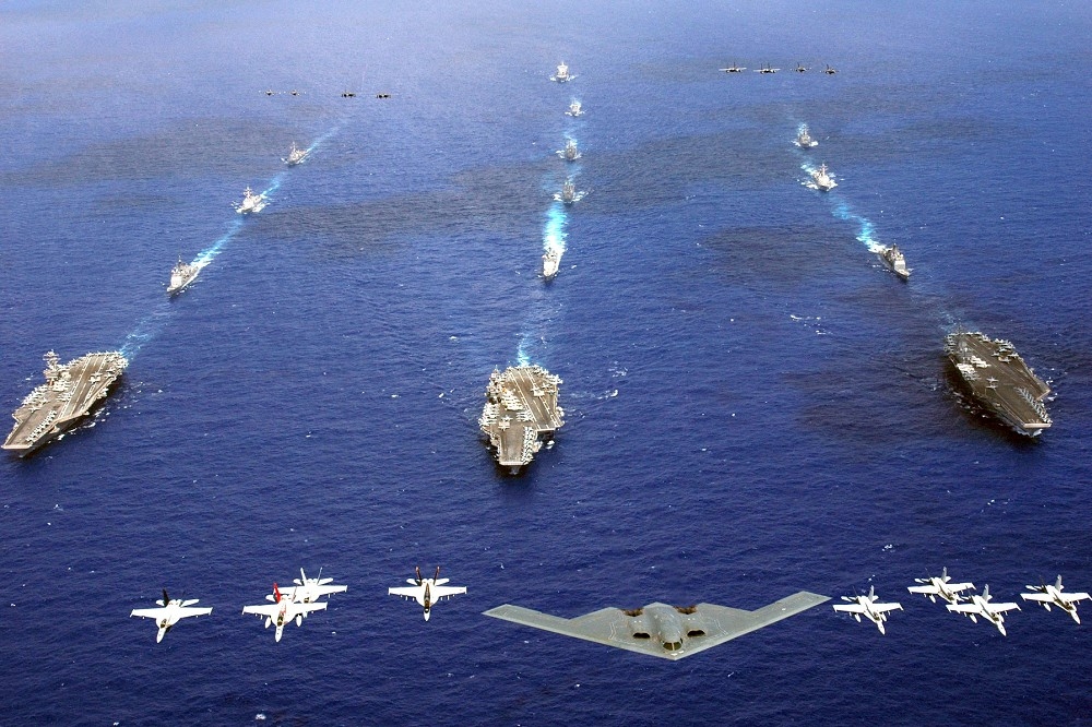 「勇敢之盾」為單純由美軍參與的聯合軍演，是一項聚焦於海、陸、空、網絡以及太空等各種不同環境的整合式聯合作戰訓練。（維基百科）