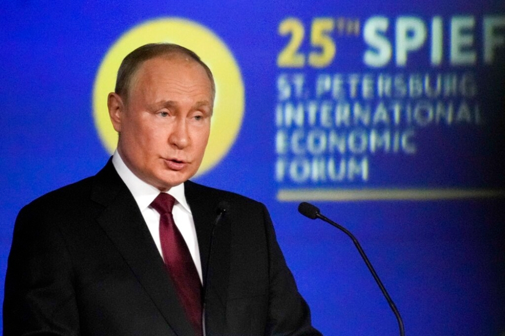 普丁17日在圣彼得堡国际经济论坛发表演说。（美联社）(photo:UpMedia)
